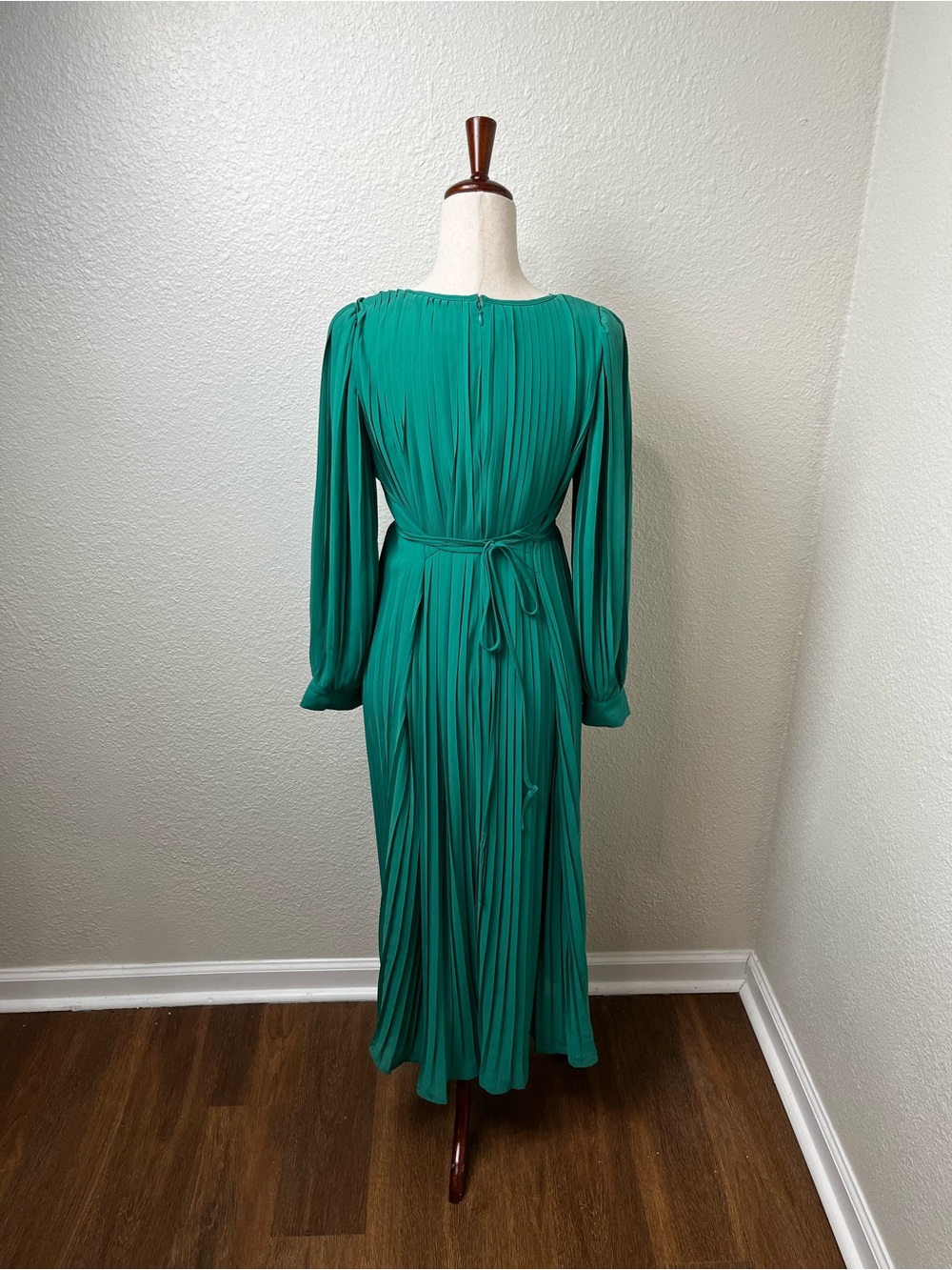 Ellison Green Pleated Maxi Dress Size Small - Picture 4 of 9